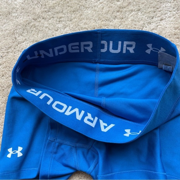 Under Armour Women's Blue Exercise Shorts - Size M - EUC - Stretch - Picture 5 of 8